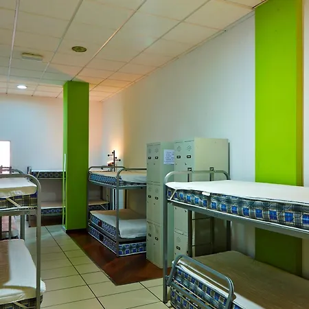 Pil Pil Hostel *